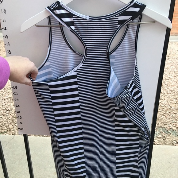 RBX black and white size medium gym tank - Picture 5 of 6